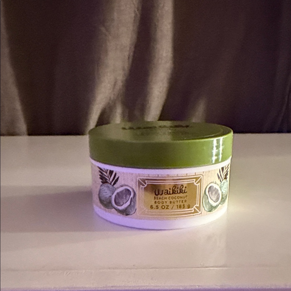 Bath & Body Works Waikiki Beach Coconut Body Butter - Green and White